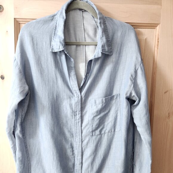Vince Women's Chambray Light Blue Button Up Shirt Size Small - Picture 1 of 5